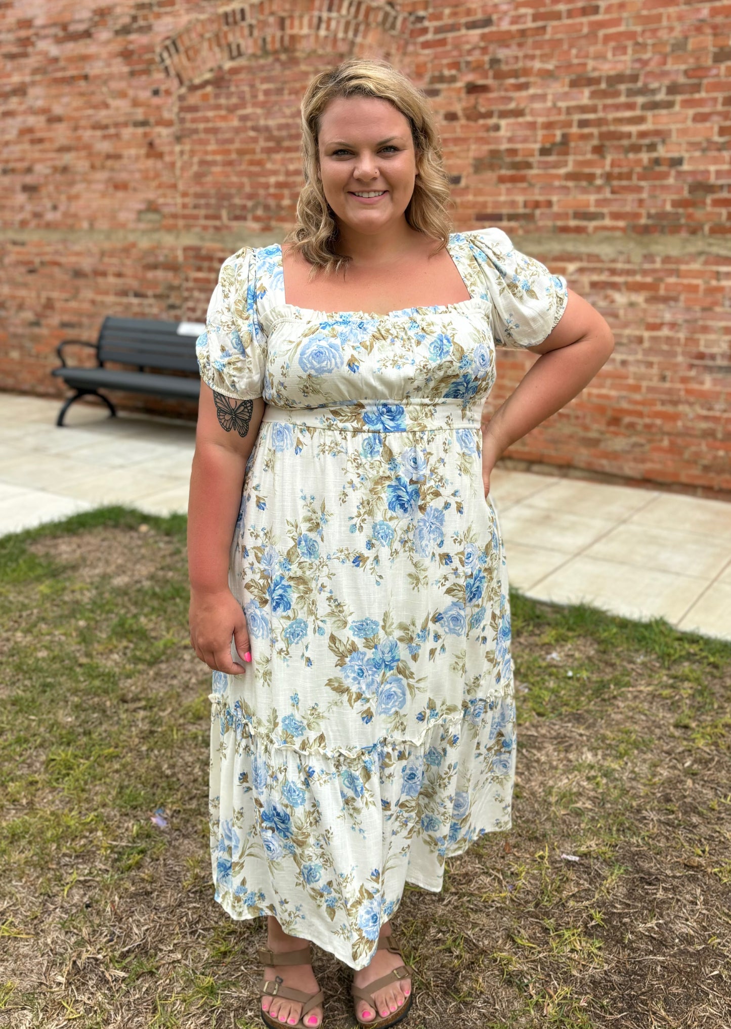 CURVY Blue Floral Puff Sleeve Maxi Dress