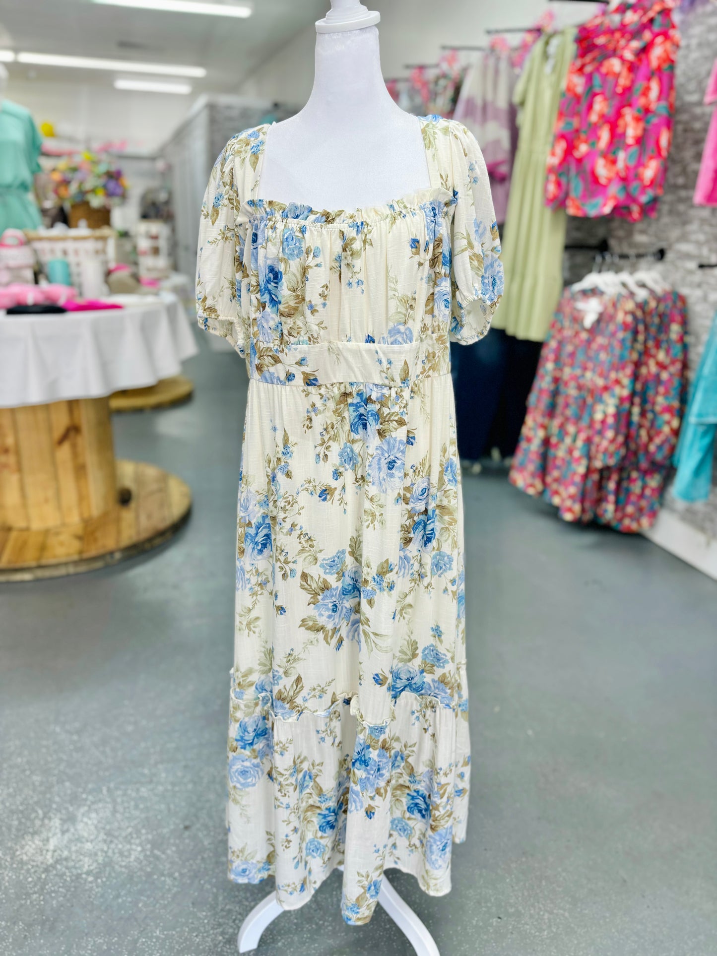 CURVY Blue Floral Puff Sleeve Maxi Dress