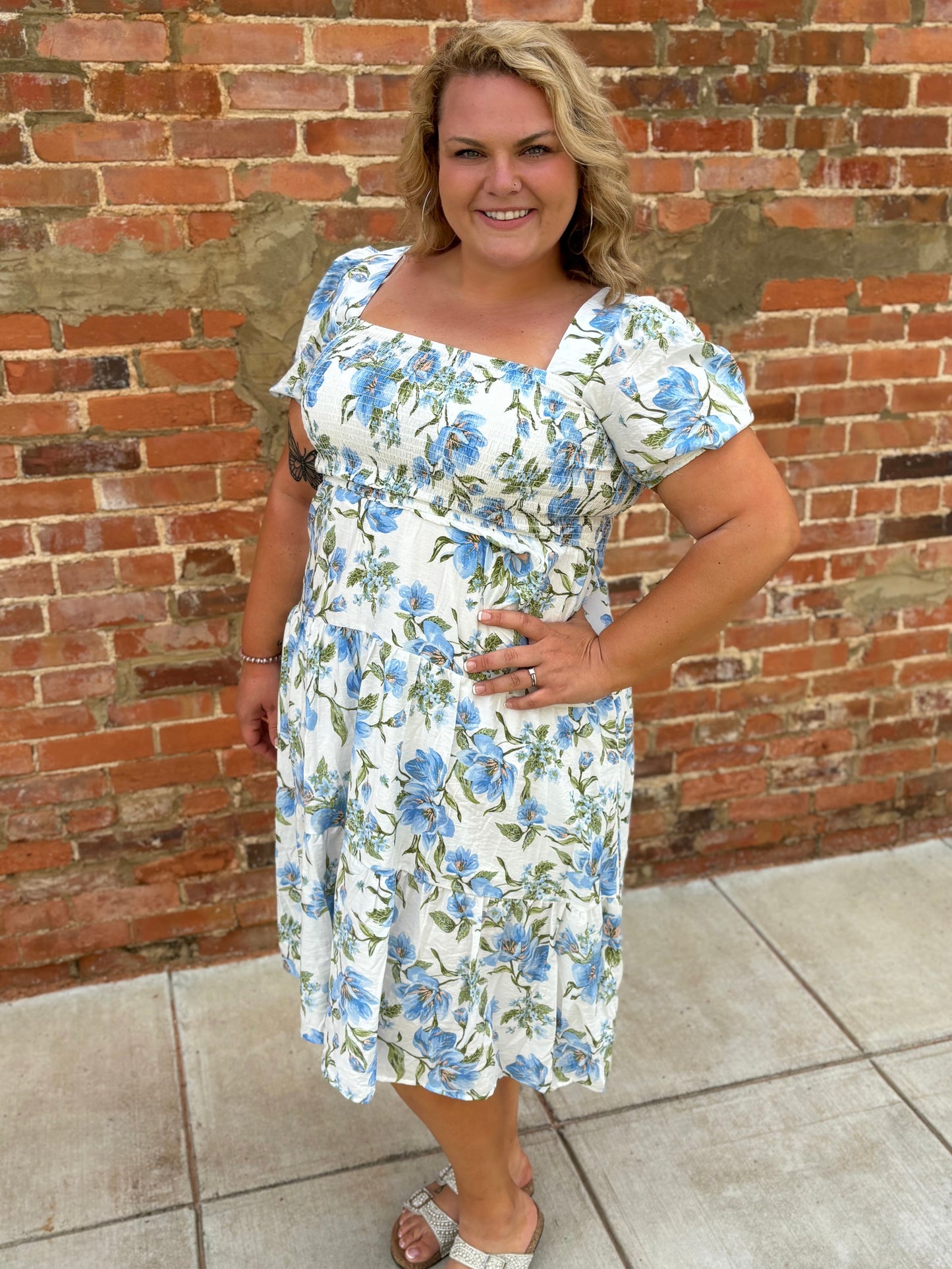 Curvy White/Blue Floral Smocked Short Sleeve Midi Dress