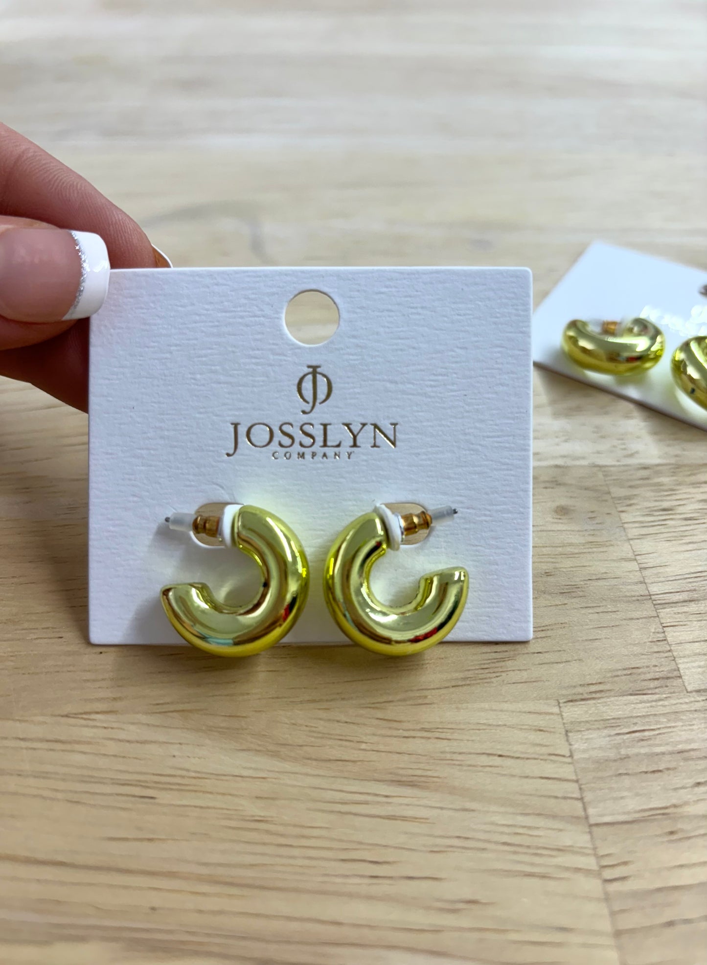 TOP QUALITY METALLIC HOOP EARRINGS (LIME)
