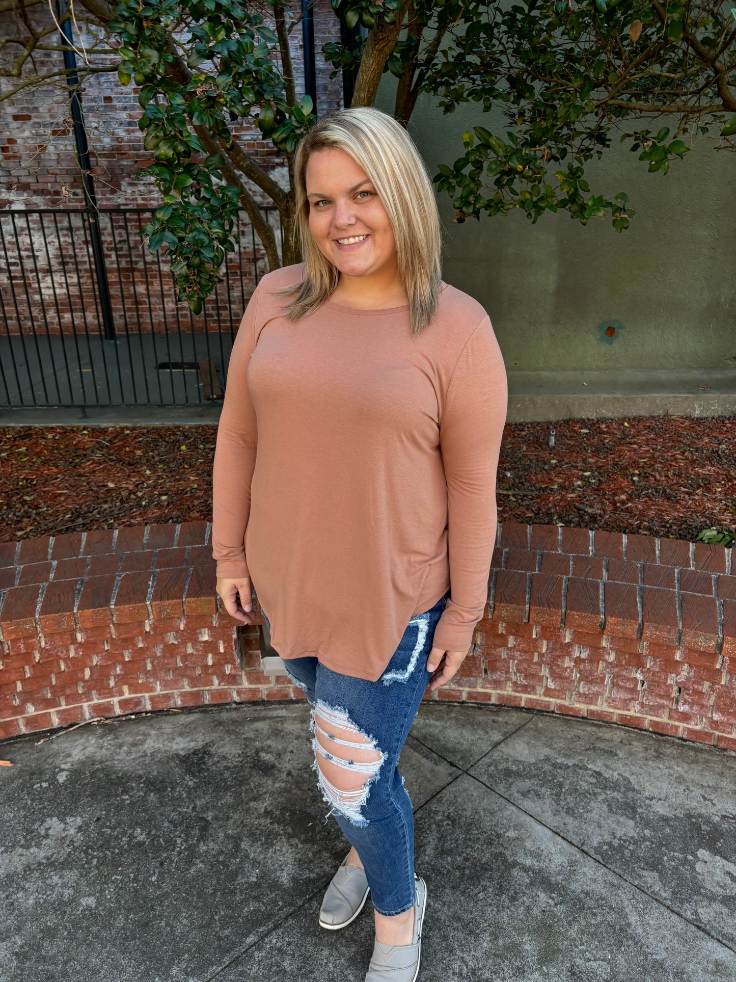 Curvy Round Neck Long Sleeve Top