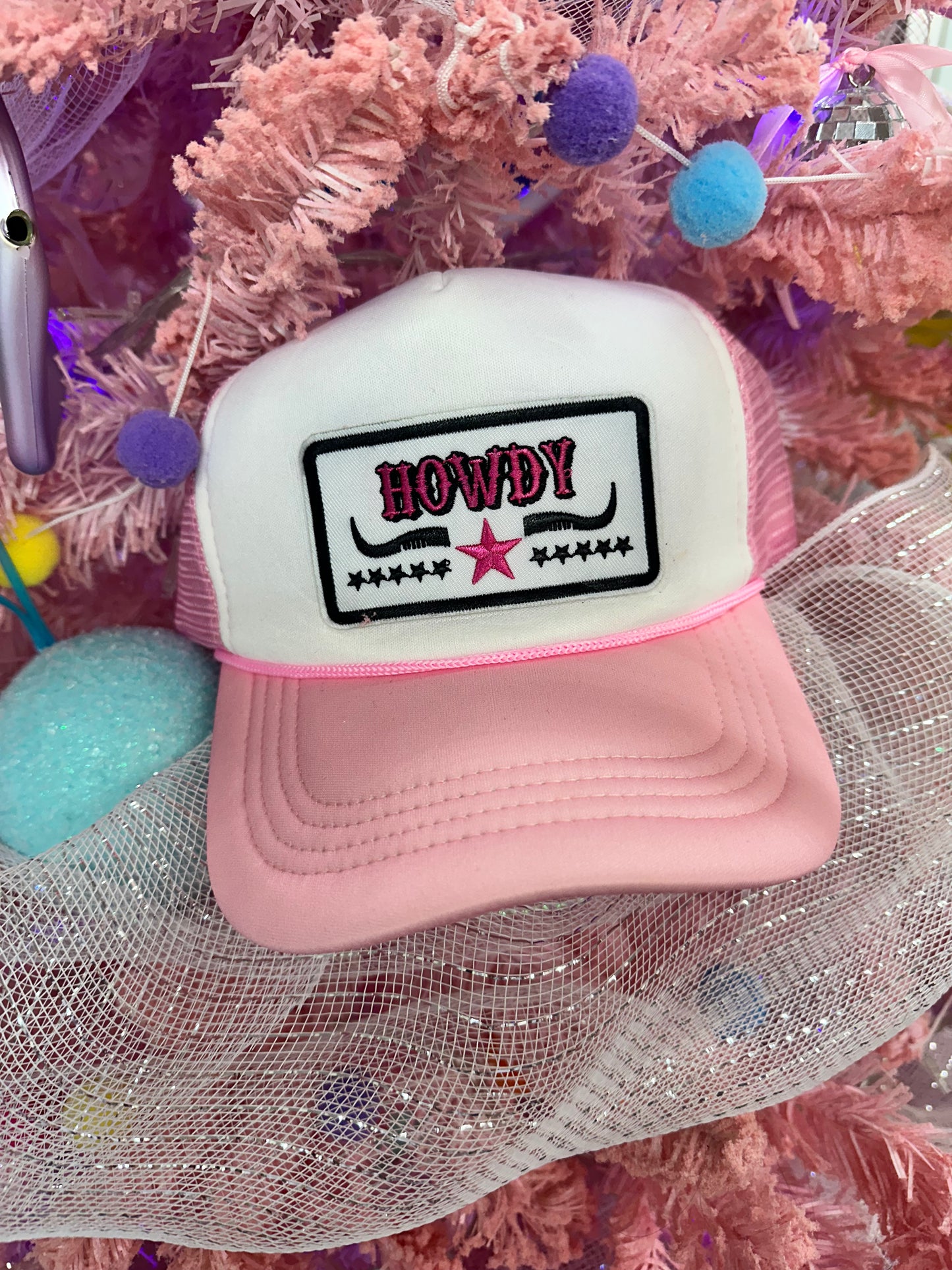 PINK & WHITE HOWDY TRUCKER HAT