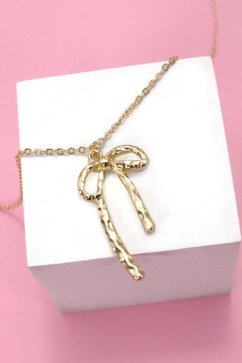 Hammered Bow Ribbon Pendant Necklace