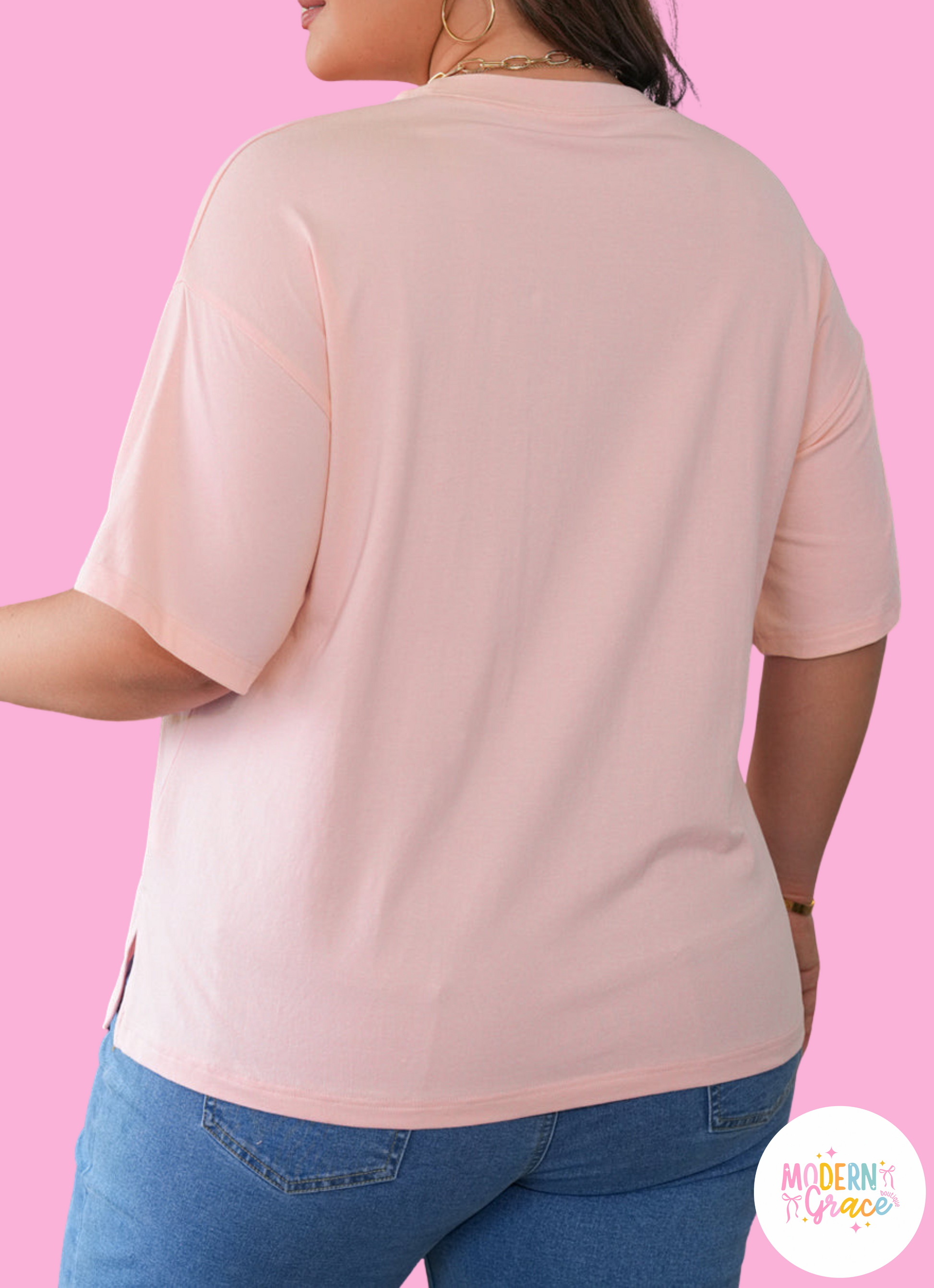 Light pink plus size T-shirt by Modern Grace with eyelet lace star applique and curvy fit, made of cotton and elastane.