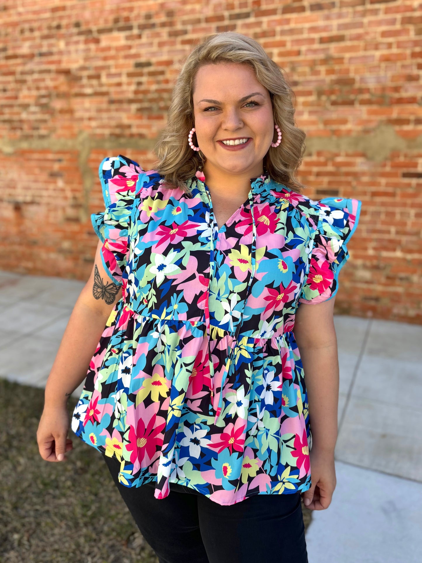 Modern Grace Curvy multicolor floral tie blouse with long sleeves and V-neck, stylish tops for women.