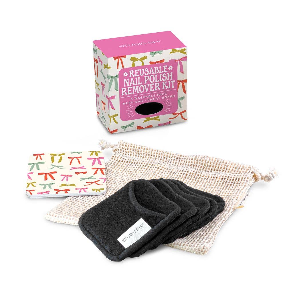 Studio Oh! Put a Bow on It reusable nail polish remover kit with a compact, eco-friendly design and remover pads inside.